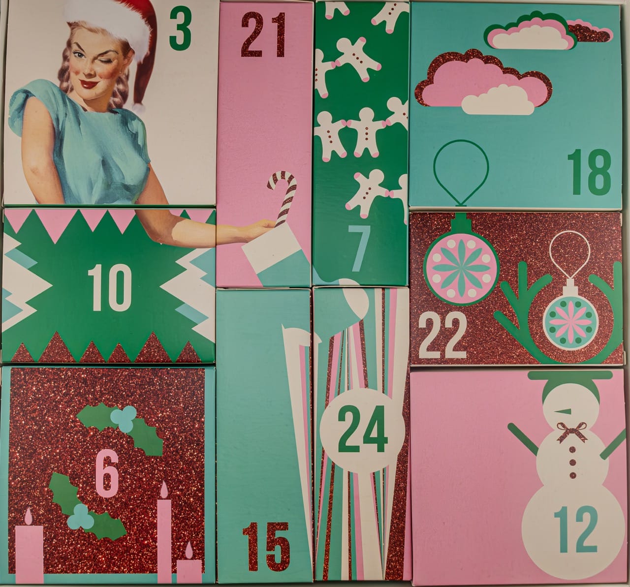 Boîte du calendrier de l'Avent 2024 du Petit Vapoteur - Vue d'ensemble 3